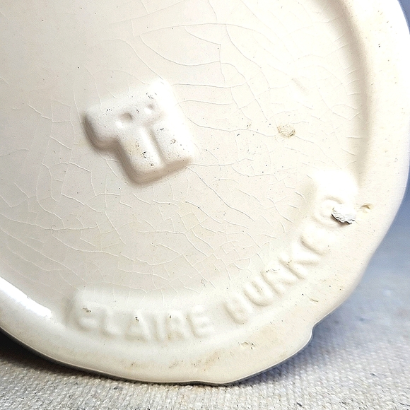 CLAIRE BURKE Christmas House Embossed-relief Ceramic Mug (V) - Picture 7 of 9
